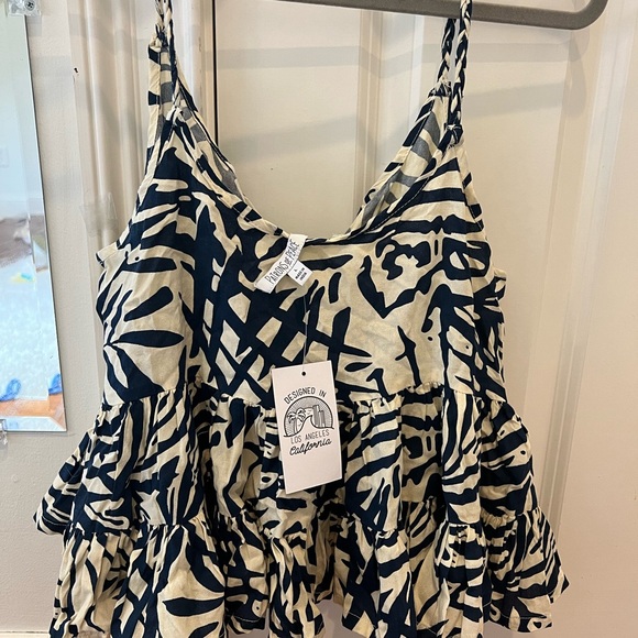 NWT!!! Cute summer top. - Picture 2 of 2